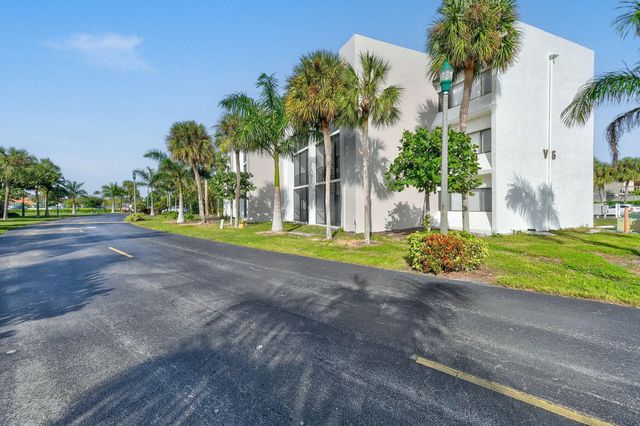 2 of 35 - 1605 S Us Highway 1 #301v6, Jupiter, FL