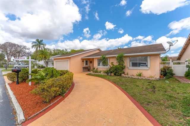 4 of 36 - 10021 Sw 145th Place, Miami, FL