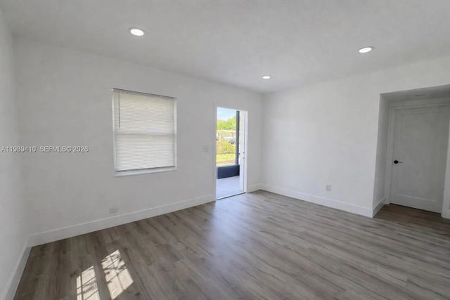 4 of 24 - 2450 Nw 157th St Road, Miami Gardens, FL