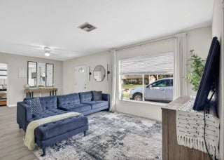 Photo of Listing #B26007009