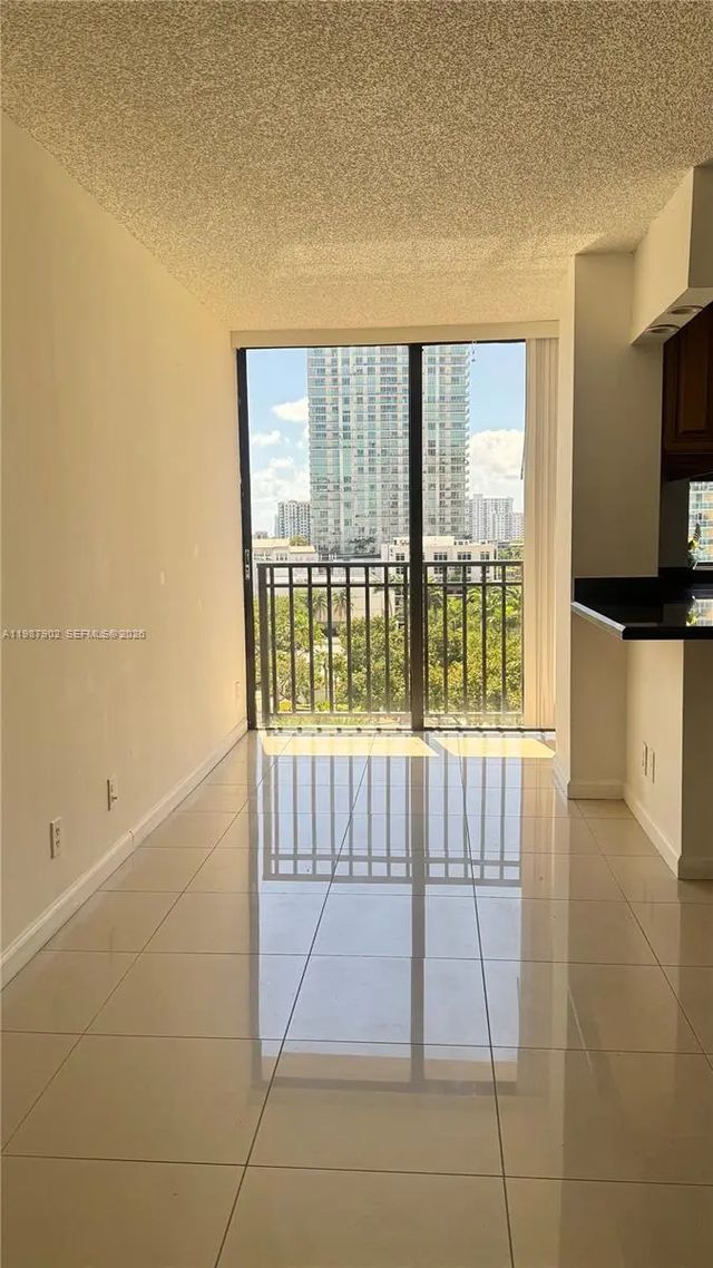 4 of 46 - 17021 N Bay Road #1015, Sunny Isles Beach, FL