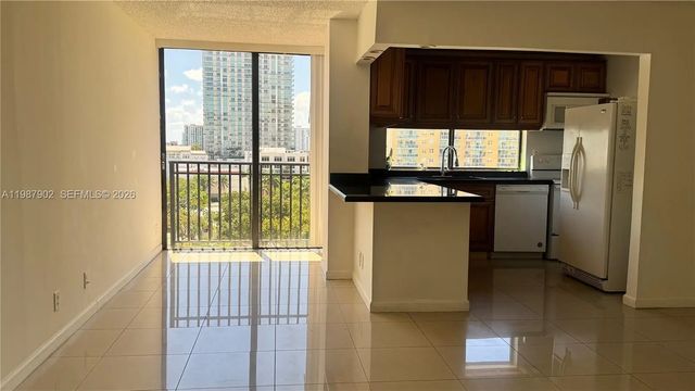 5 of 46 - 17021 N Bay Road #1015, Sunny Isles Beach, FL