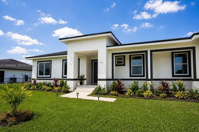 2 of 39 - 1715 Mcarthur Avenue, Lehigh Acres, FL