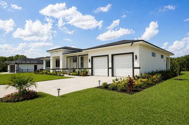 3 of 39 - 1715 Mcarthur Avenue, Lehigh Acres, FL