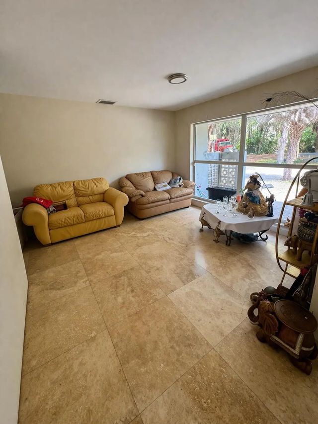 2 of 28 - 481 S 56th Ter Terrace S, West Palm Beach, FL