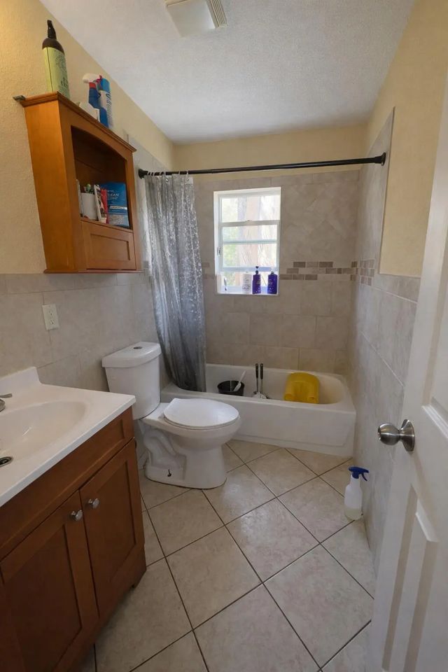 4 of 28 - 481 S 56th Ter Terrace S, West Palm Beach, FL