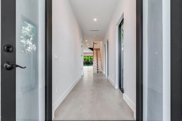 2 of 45 - 919 Ne 17th Terrace #a, Fort Lauderdale, FL