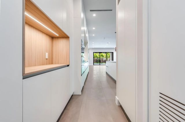 4 of 45 - 919 Ne 17th Terrace #a, Fort Lauderdale, FL