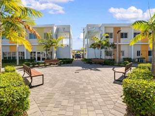 Photo of Listing #B26007055