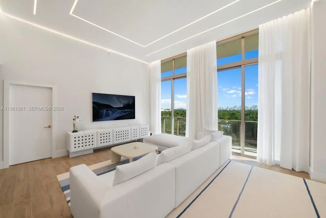4 of 63 - 2678 Tigertail Avenue #802, Coconut Grove, FL