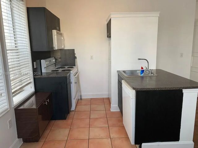 5 of 14 - 1027 Pennsylvania Avenue #203, Miami Beach, FL