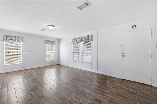 2 of 34 - 415 S Kennel Street, Clewiston, FL