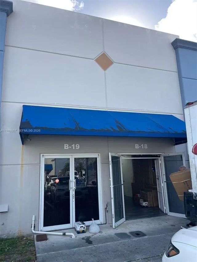4960 Nw 165th Street #b2,b17,b18,b19, Miami Gardens