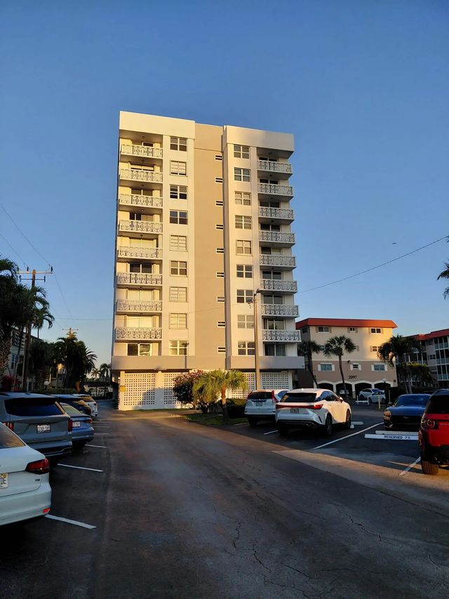 2 of 40 - 3113 S Ocean Drive #504, Hallandale Beach, FL