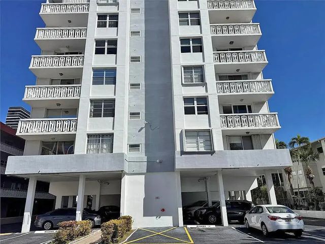 3 of 40 - 3113 S Ocean Drive #504, Hallandale Beach, FL