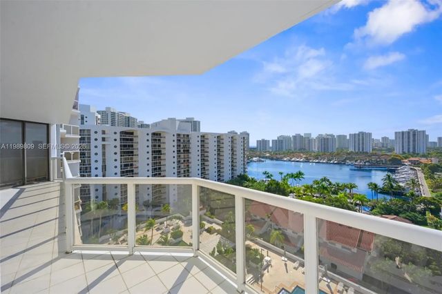 4 of 19 - 3598 Yacht Club Drive #1204, Aventura, FL