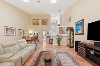 Photo of Listing #B26008653