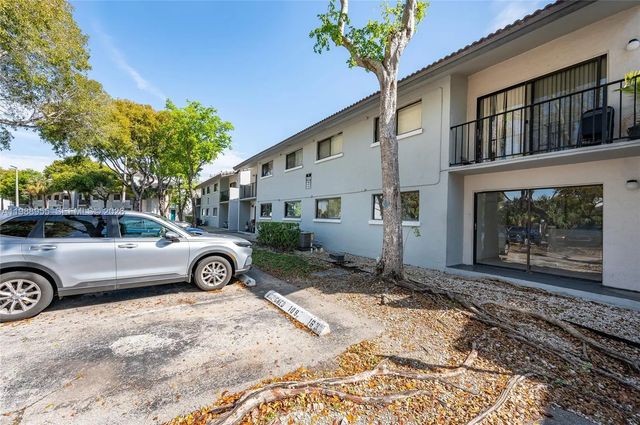 5 of 22 - 7095 Nw 179th Street #110, Hialeah, FL