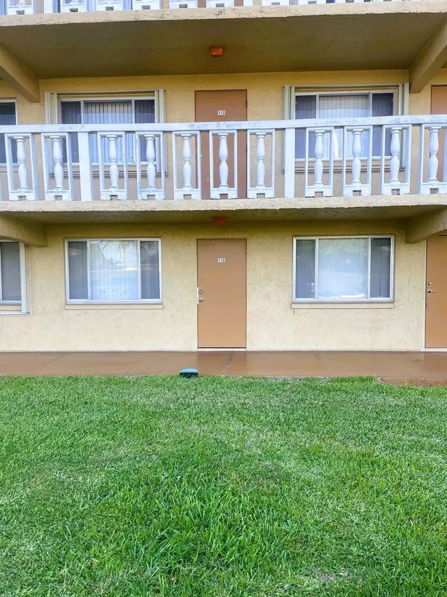 100 Village Green Circle E #112, Palm Springs