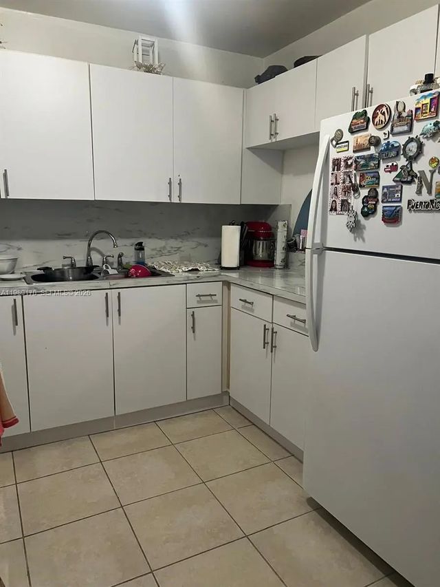 2 of 9 - 6125 W 20th Avenue #306, Hialeah, FL