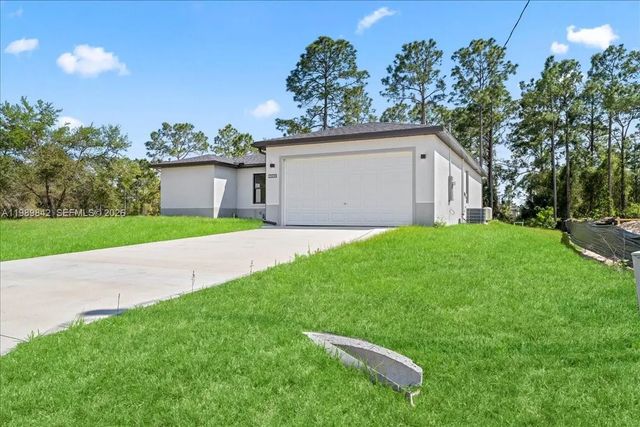 5 of 30 - 2914 67th Street W, Lehigh Acres, FL