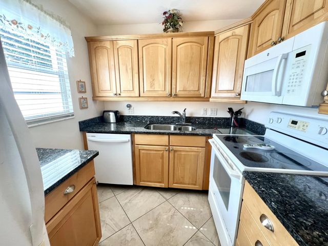 328 Farnham P, Deerfield Beach