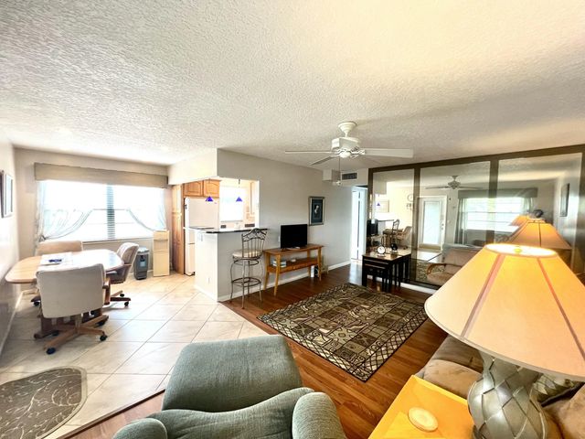 5 of 40 - 328 Farnham P, Deerfield Beach, FL