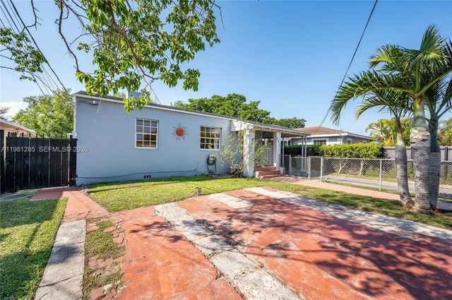 5 of 42 - 2610 Nw 33rd Street #2610-2612, Miami, FL