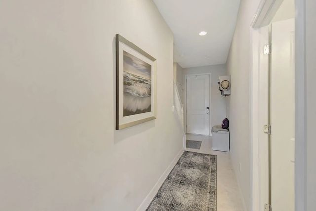 4 of 40 - 1105 Banyan Drive, Hollywood, FL