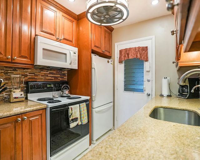 2 of 18 - 16801 Ne 13th Avenue #308, Miami, FL
