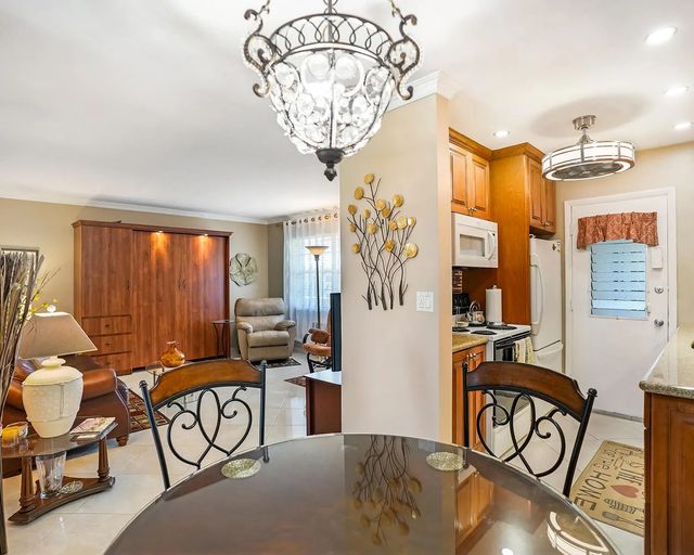 3 of 18 - 16801 Ne 13th Avenue #308, Miami, FL