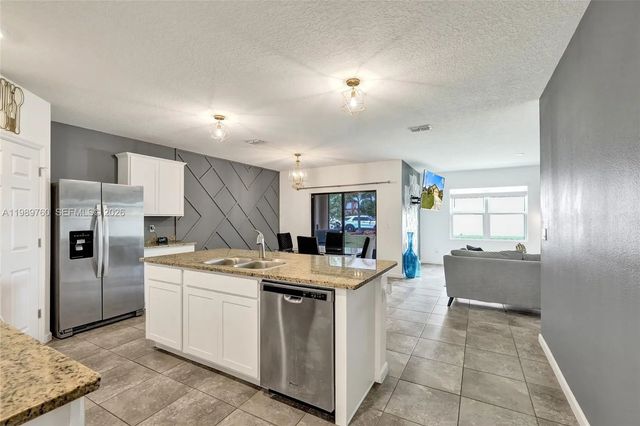 6479 Nw Castlebrook Avenue, Port St. Lucie