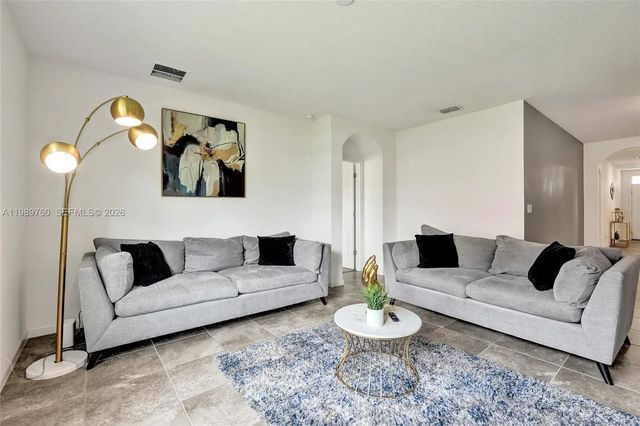 4 of 21 - 6479 Nw Castlebrook Avenue, Port St. Lucie, FL