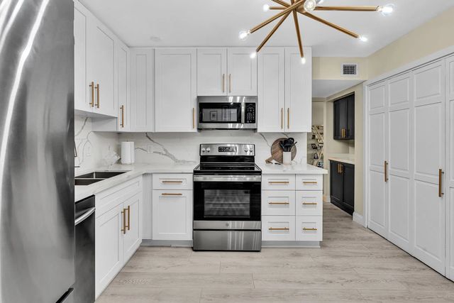 5 of 57 - 2804 N 46th Avenue #c330, Hollywood, FL