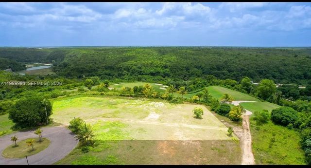 Los Cocos 16-17, 
