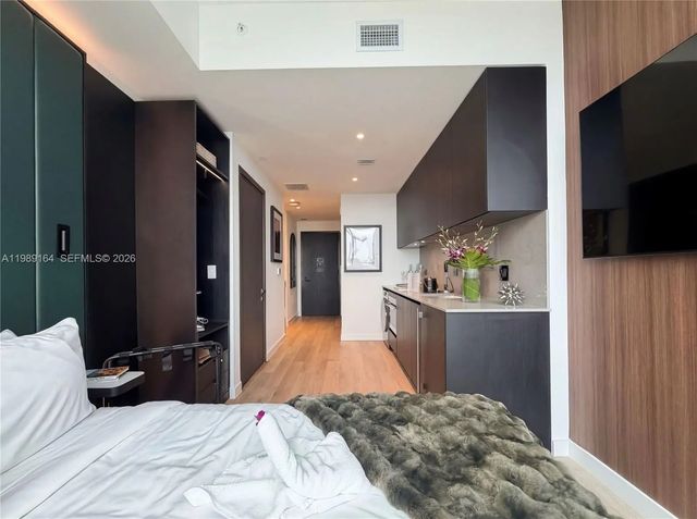 3 of 14 - 20 Ne 11th Street #4803a, Miami, FL