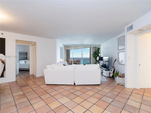 5 of 22 - 6767 Collins Avenue #1704, Miami Beach, FL