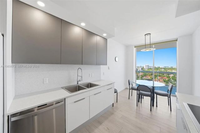 5 of 40 - 3801 Ne 207th Street #1203, Aventura, FL