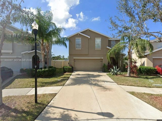 4928 Reflecting Pond Creek, 