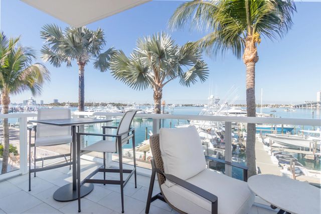 2 of 33 - 184 Lake Drive #3201, Palm Beach Shores, FL