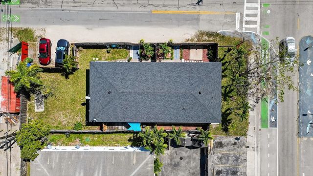 4 of 27 - 1100 Ne 15th Avenue #1-2, Fort Lauderdale, FL