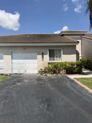 Photo of Listing #B26007500