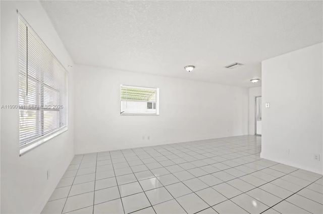 4 of 27 - 7004 Nw 67th Avenue, Tamarac, FL