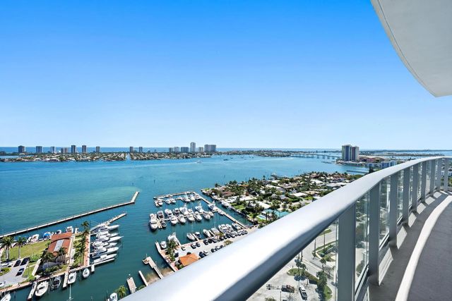 4 of 25 - 220 Lake Shore Drive #2212, Lake Park, FL