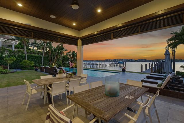 4 of 81 - 825 W Oyster  Lane, Lantana, FL