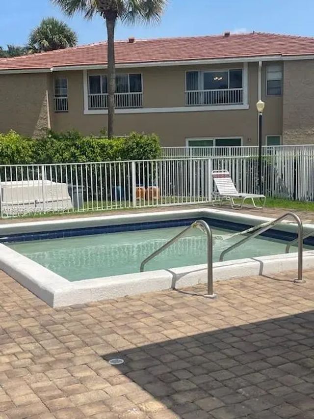 2 of 4 - 1030 Twin Lakes Drive #21-h, Coral Springs, FL