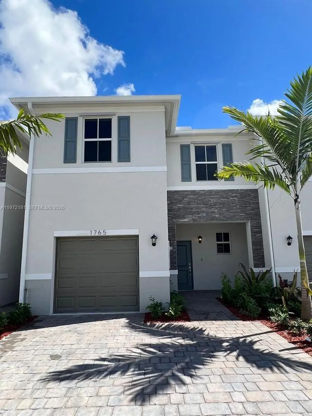 1765 Se 7th Terrace, Homestead