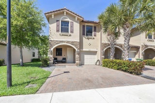 Photo of Listing #B26008602