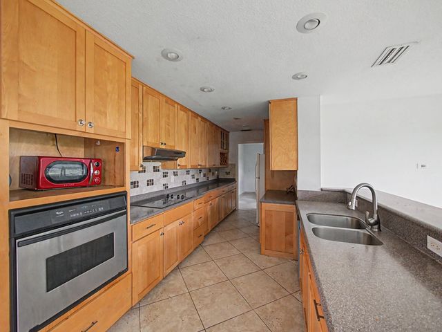 4 of 18 - 1149 Sw Hogan Street, Port St. Lucie, FL