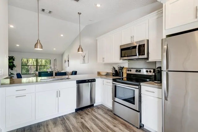 Photo of Listing #B26007590